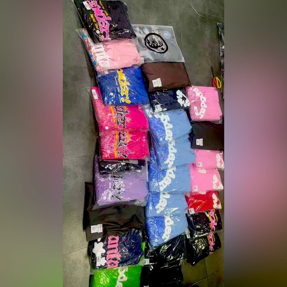 Selling Sp5der, denim tears, hellstar, essentials, etc. for cheap